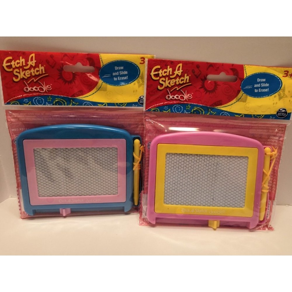 Spin Master Etch A Sketch Doodle Lot of 4 Red Green Blue Pink AA